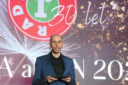 ONA ali ON 32 FOTO LJUBO VUKELIČ